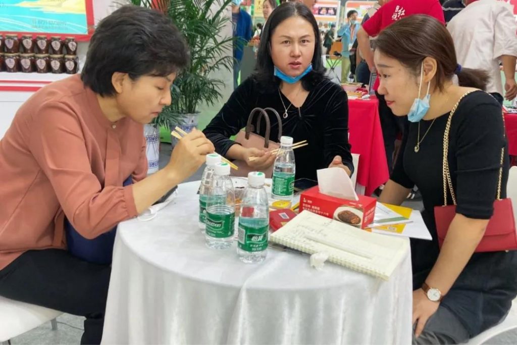 聰廚參展湖(hú)南食餐會暨良之隆食材節成果豐碩 聪厨参展湖南食餐会暨良之隆食材节成果丰硕